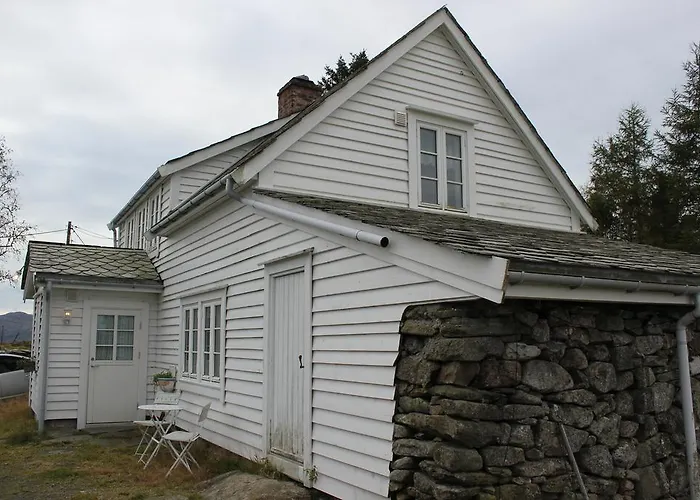 בית כפרי Kartveit Gjestetun Manger